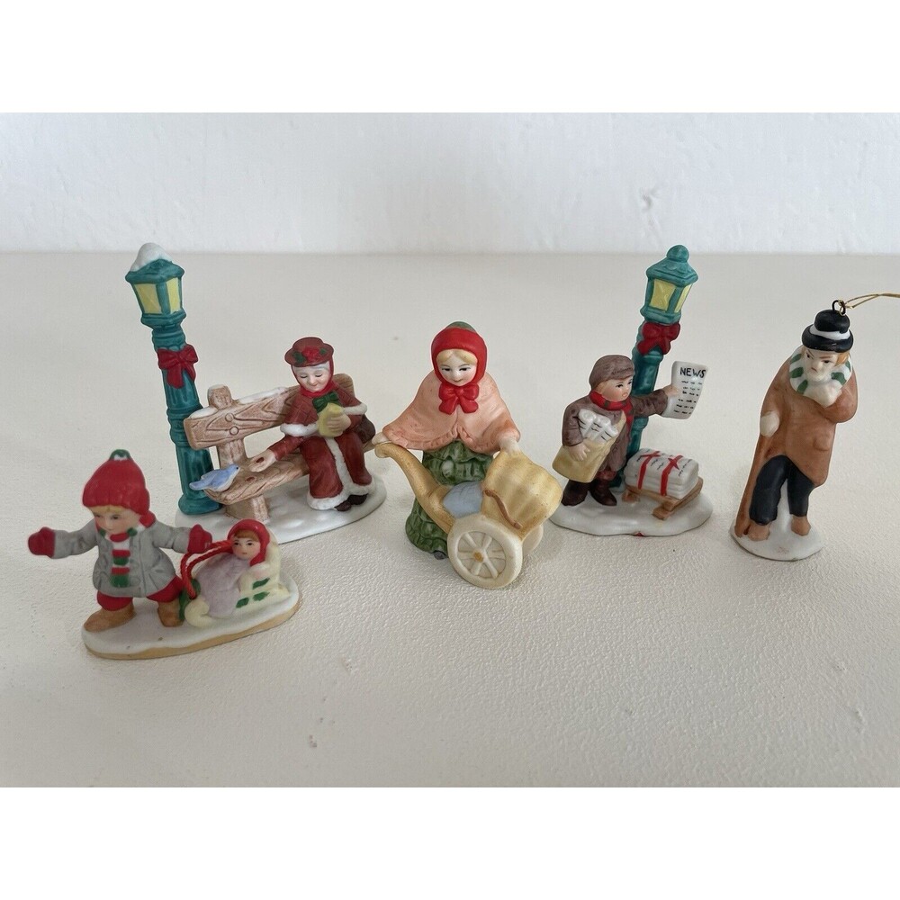 5 vintage 1980s Lefton figurines colonial Christmas Lot